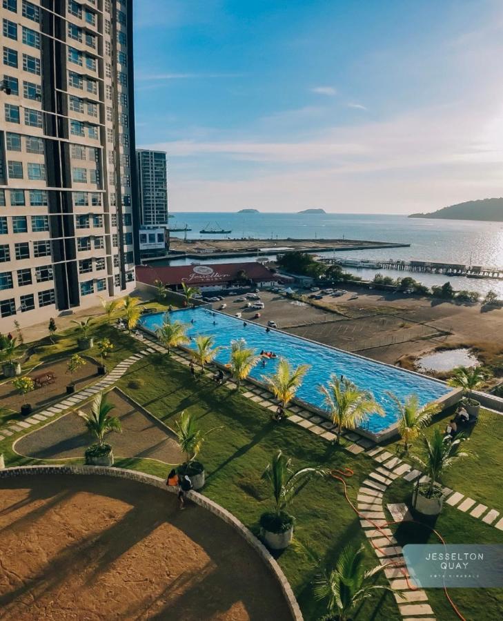 Botiza Suites At Jesselton Quay コタキナバル エクステリア 写真