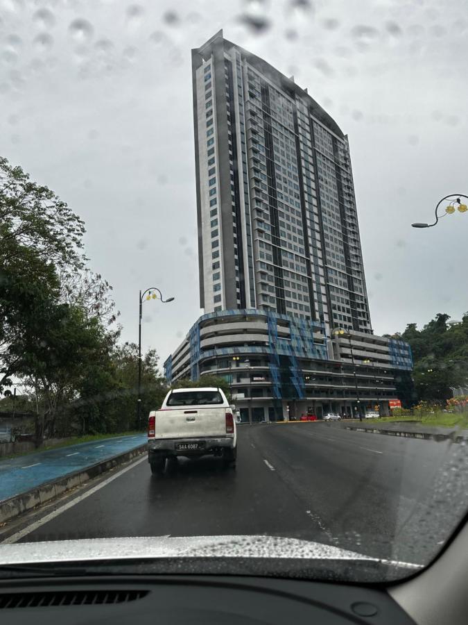 Botiza Suites At Jesselton Quay コタキナバル エクステリア 写真