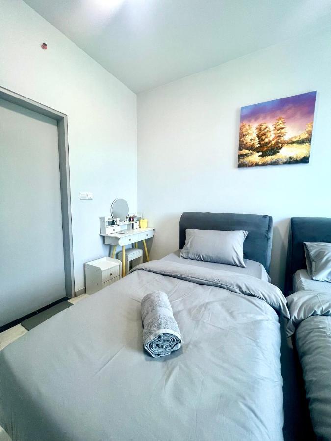 Botiza Suites At Jesselton Quay コタキナバル エクステリア 写真