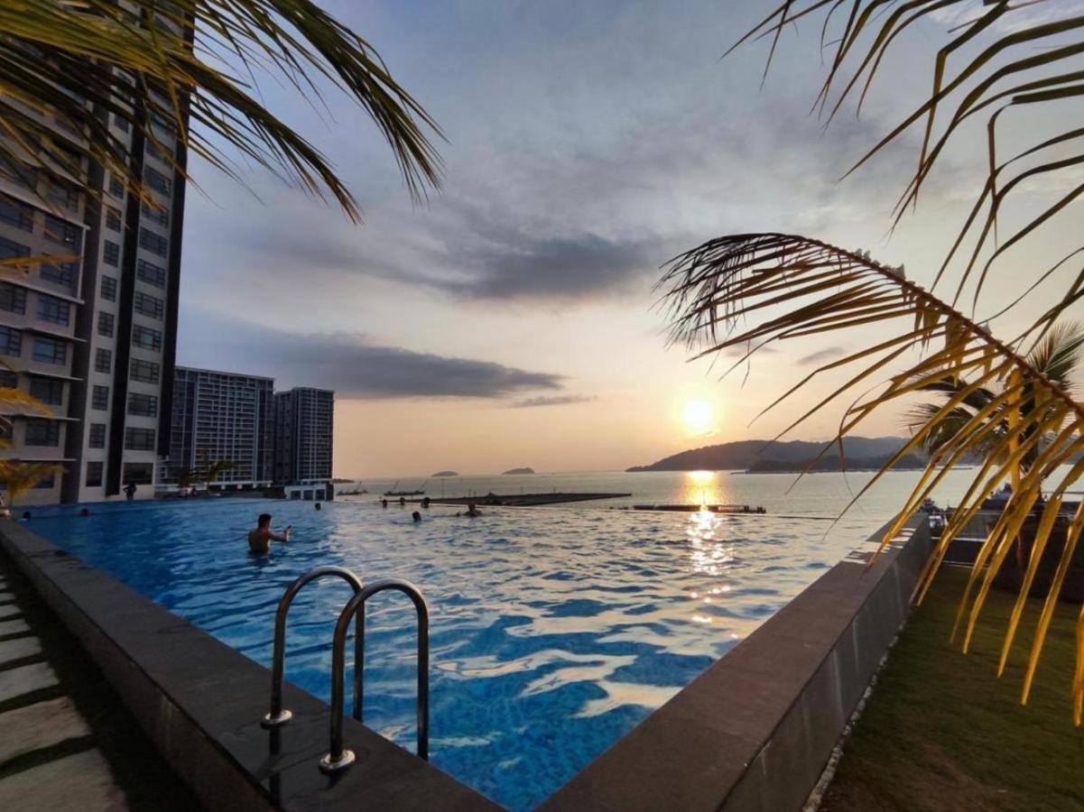 Botiza Suites At Jesselton Quay コタキナバル エクステリア 写真
