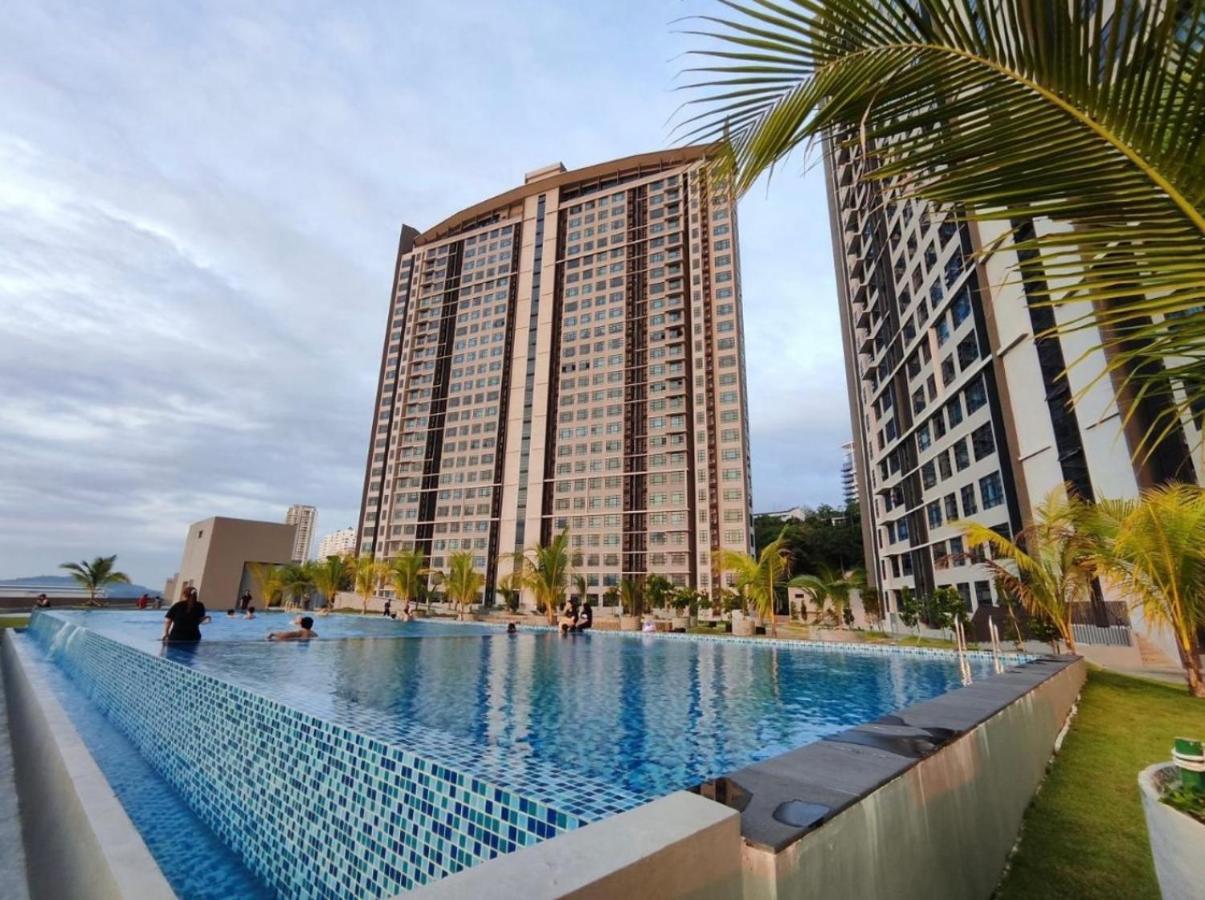Botiza Suites At Jesselton Quay コタキナバル エクステリア 写真