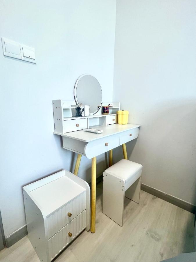 Botiza Suites At Jesselton Quay コタキナバル エクステリア 写真