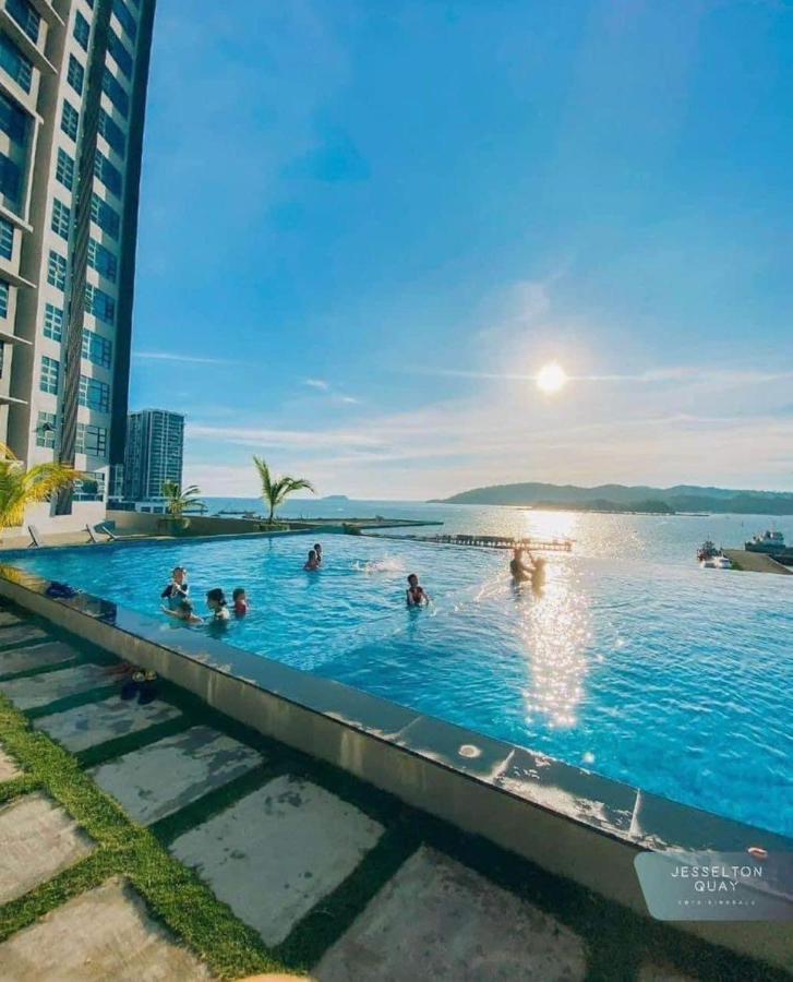 Botiza Suites At Jesselton Quay コタキナバル エクステリア 写真