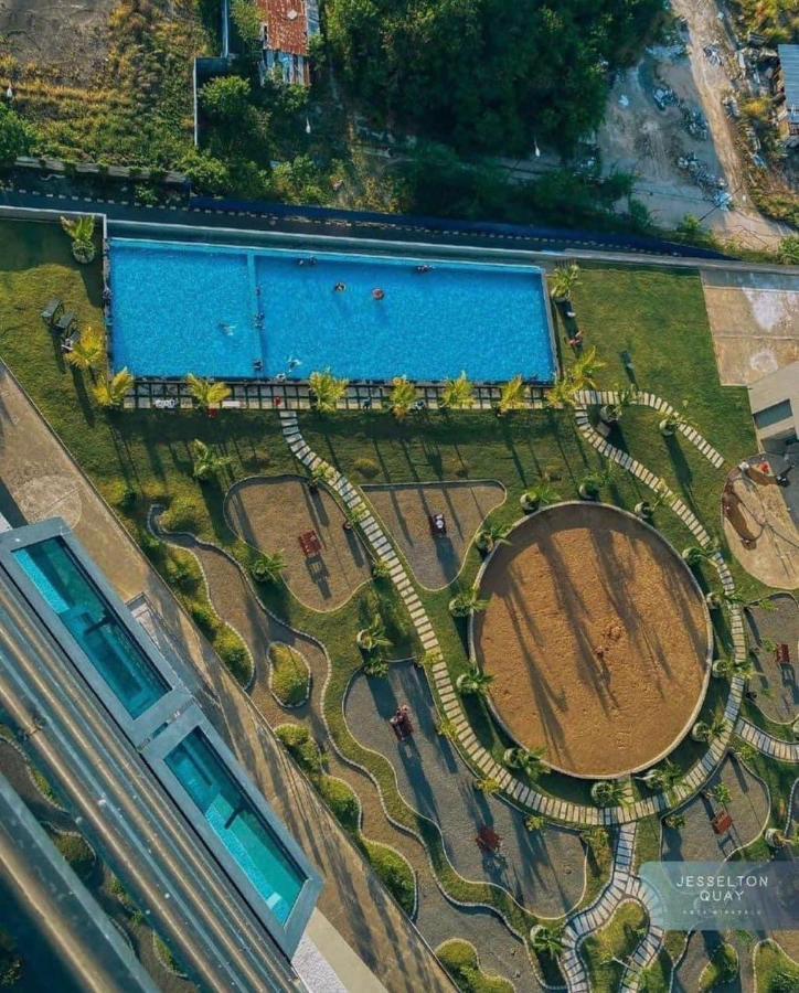 Botiza Suites At Jesselton Quay コタキナバル エクステリア 写真