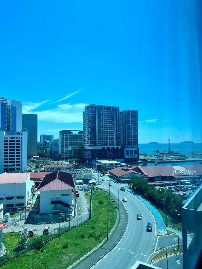 Botiza Suites At Jesselton Quay コタキナバル エクステリア 写真
